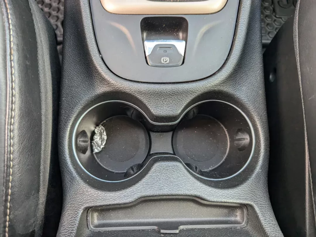2015 /Black Jeep Cherokee Limited (1C4PJLDS8FW) with an Regular Unleaded V-6 3.2 L/198 engine, 9-Speed Automatic w/OD transmission, located at 3959 U.S. 80 W, Phenix City, AL, 36870, (334) 297-4885, 32.469296, -85.135185 - 2015 Jeep Cherokee Limited - Photo#11