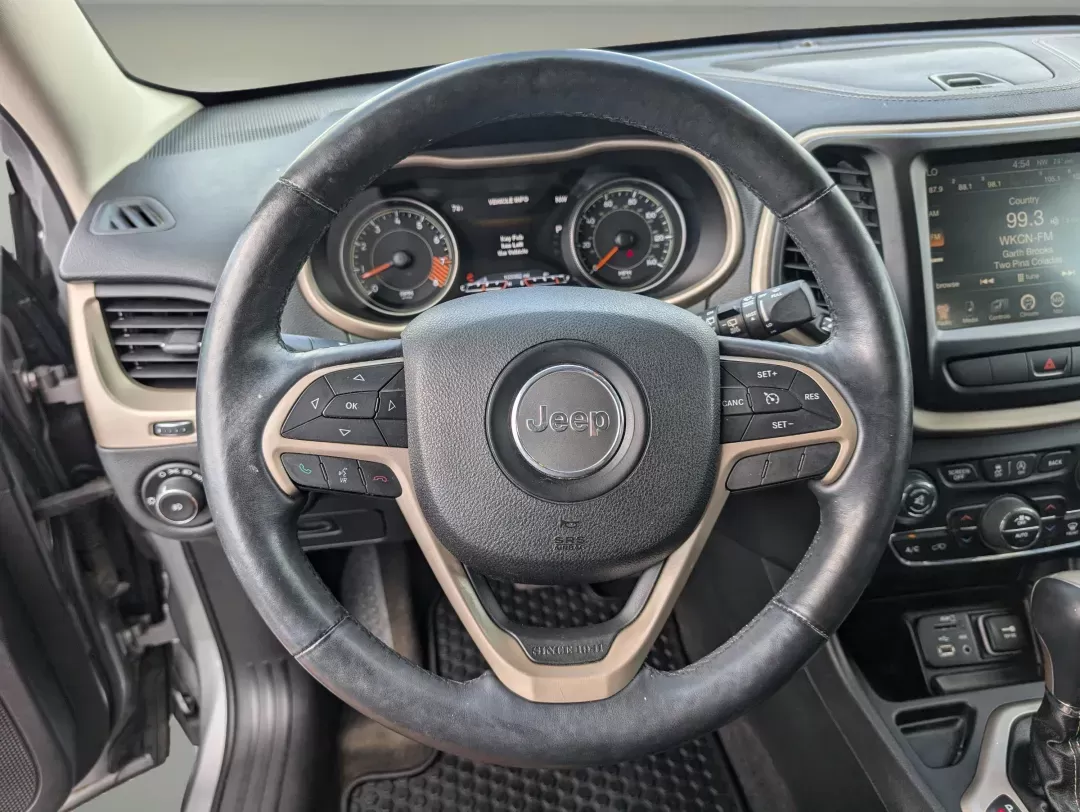 2015 /Black Jeep Cherokee Limited (1C4PJLDS8FW) with an Regular Unleaded V-6 3.2 L/198 engine, 9-Speed Automatic w/OD transmission, located at 3959 U.S. 80 W, Phenix City, AL, 36870, (334) 297-4885, 32.469296, -85.135185 - 2015 Jeep Cherokee Limited - Photo#14