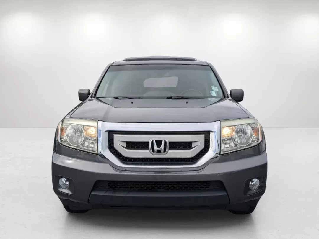 2011 Honda Pilot EX-L (5FNYF3H73BB) with an Gas V6 3.5L/212 engine, 5-Speed Automatic w/OD transmission, located at 521 Old Farm Lane Rd, Prattville, AL, 36066, (334) 325-1505, 32.482460, -86.416367 - 2011 Honda Pilot EX-L - Photo#1