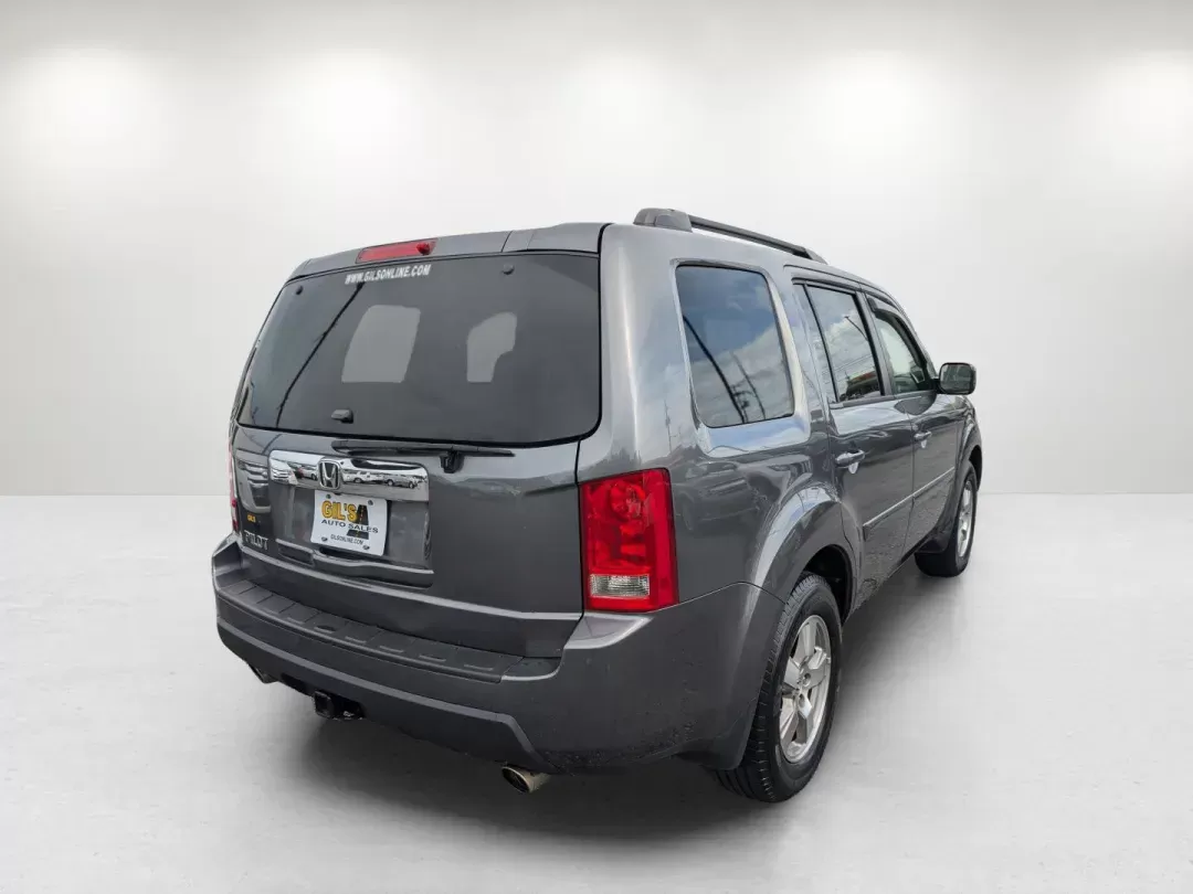 2011 Honda Pilot EX-L (5FNYF3H73BB) with an Gas V6 3.5L/212 engine, 5-Speed Automatic w/OD transmission, located at 521 Old Farm Lane Rd, Prattville, AL, 36066, (334) 325-1505, 32.482460, -86.416367 - 2011 Honda Pilot EX-L - Photo#4