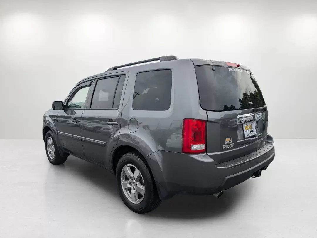 2011 Honda Pilot EX-L (5FNYF3H73BB) with an Gas V6 3.5L/212 engine, 5-Speed Automatic w/OD transmission, located at 521 Old Farm Lane Rd, Prattville, AL, 36066, (334) 325-1505, 32.482460, -86.416367 - 2011 Honda Pilot EX-L - Photo#6