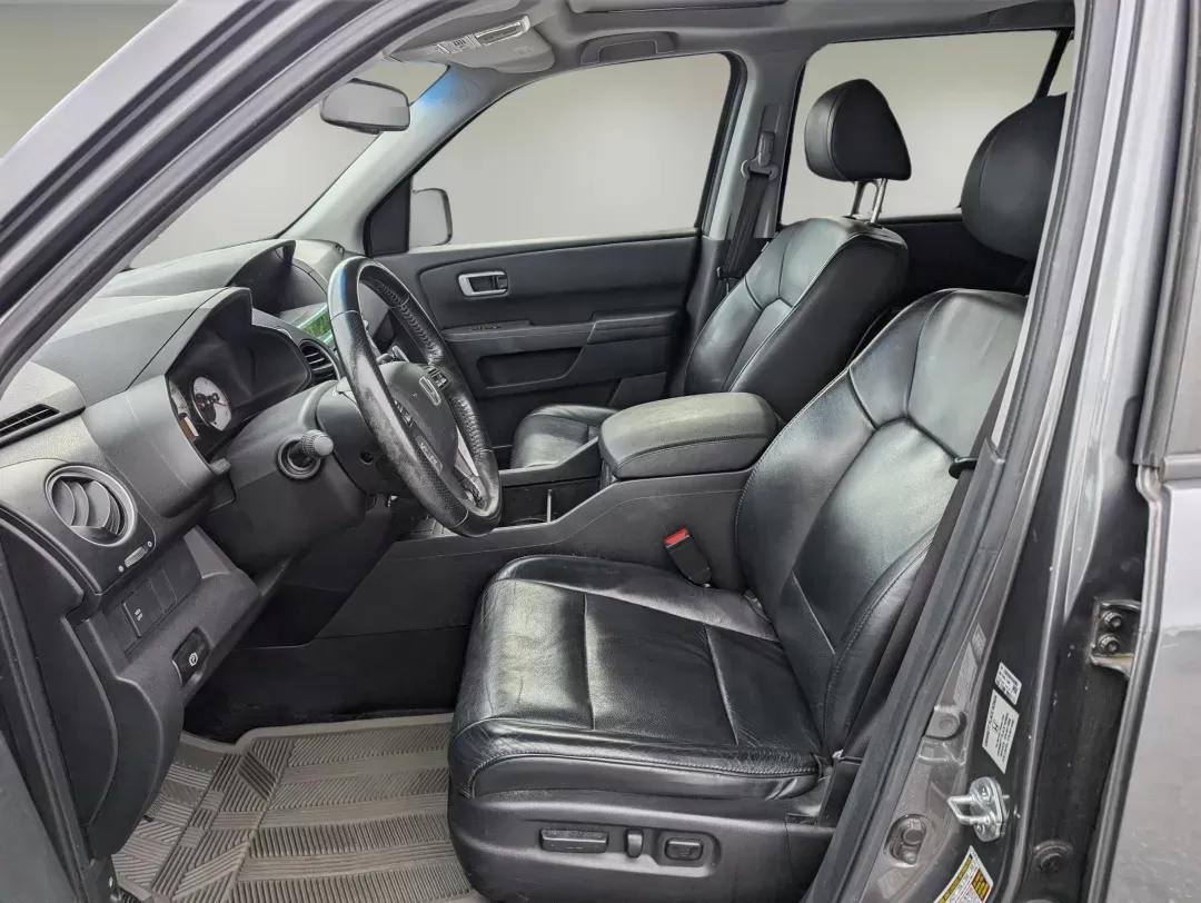 2011 Honda Pilot EX-L (5FNYF3H73BB) with an Gas V6 3.5L/212 engine, 5-Speed Automatic w/OD transmission, located at 521 Old Farm Lane Rd, Prattville, AL, 36066, (334) 325-1505, 32.482460, -86.416367 - 2011 Honda Pilot EX-L - Photo#9