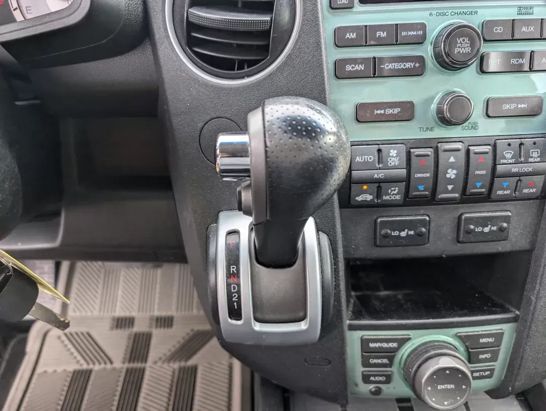 2011 Honda Pilot EX-L (5FNYF3H73BB) with an Gas V6 3.5L/212 engine, 5-Speed Automatic w/OD transmission, located at 521 Old Farm Lane Rd, Prattville, AL, 36066, (334) 325-1505, 32.482460, -86.416367 - 2011 Honda Pilot EX-L - Photo#14
