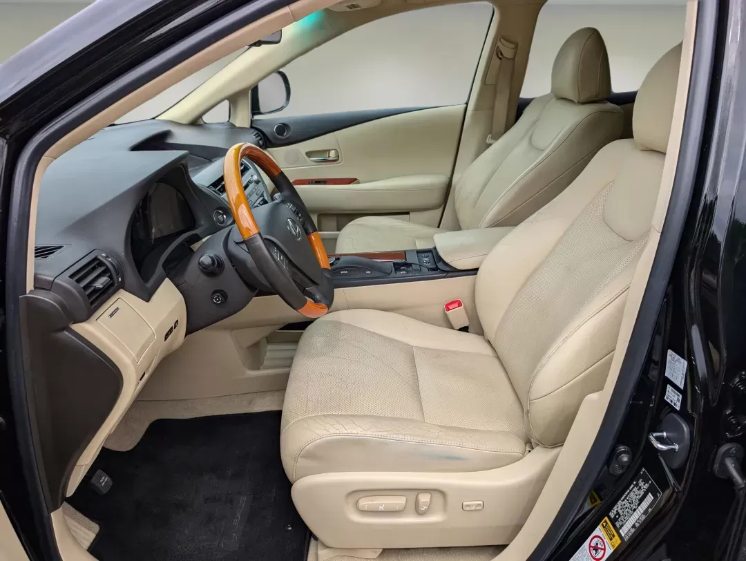 2010 Lexus RX 350 (2T2BK1BA0AC) with an Gas V6 3.5L/211 engine, 6-Speed Automatic w/OD Sequential-Shift transmission, located at 7000 Northlake Connector, Columbus, GA, 31904, (706) 987-8085, 32.524975, -84.978134 - 2010 Lexus RX 350 - Photo#9