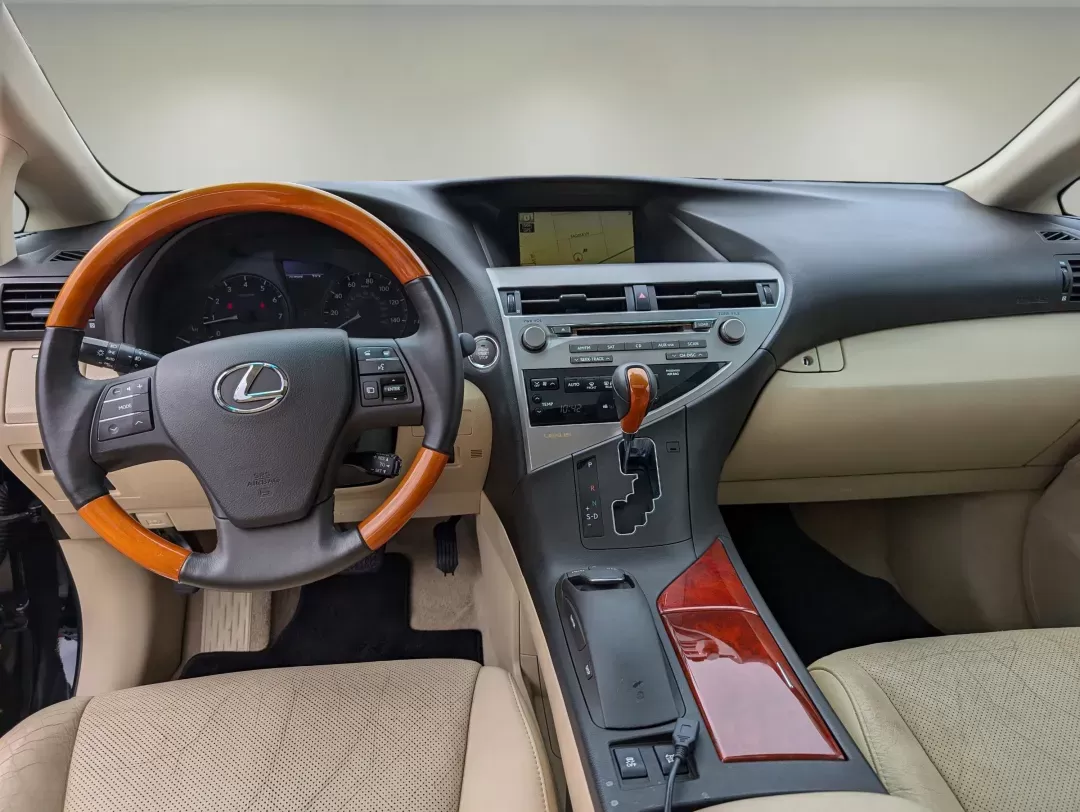 2010 Lexus RX 350 (2T2BK1BA0AC) with an Gas V6 3.5L/211 engine, 6-Speed Automatic w/OD Sequential-Shift transmission, located at 7000 Northlake Connector, Columbus, GA, 31904, (706) 987-8085, 32.524975, -84.978134 - 2010 Lexus RX 350 - Photo#11