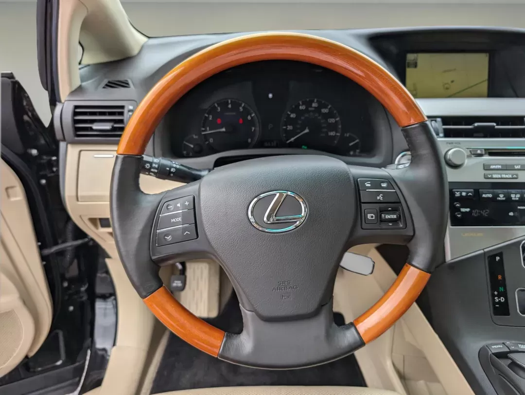 2010 Lexus RX 350 (2T2BK1BA0AC) with an Gas V6 3.5L/211 engine, 6-Speed Automatic w/OD Sequential-Shift transmission, located at 7000 Northlake Connector, Columbus, GA, 31904, (706) 987-8085, 32.524975, -84.978134 - 2010 Lexus RX 350 - Photo#15