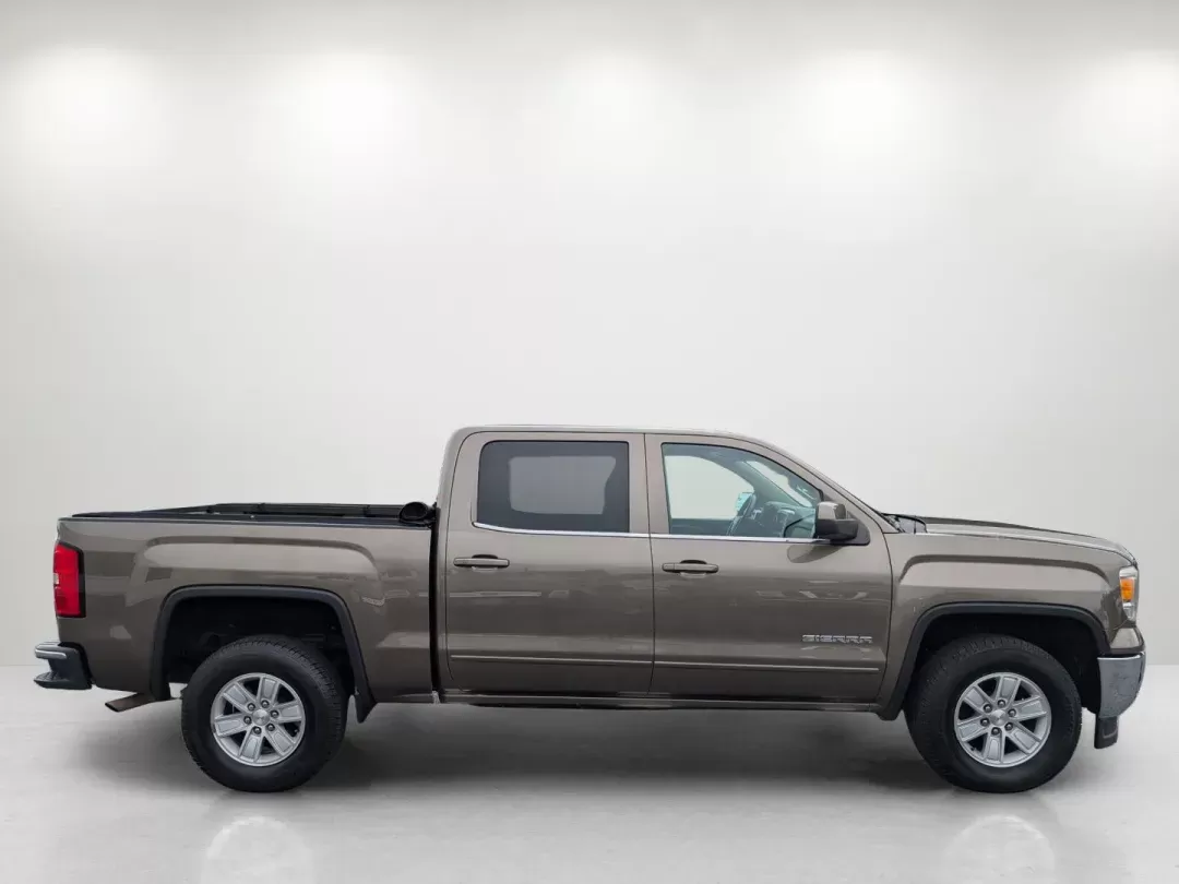 2015 /Cocoa/Dune GMC Sierra 1500 SLE (3GTP1UEC4FG) with an Gas V8 5.3L/325 engine, 6-Speed Automatic transmission, located at 3959 U.S. 80 W, Phenix City, AL, 36870, (334) 297-4885, 32.469296, -85.135185 - 2015 GMC Sierra 1500 SLE - Photo#4