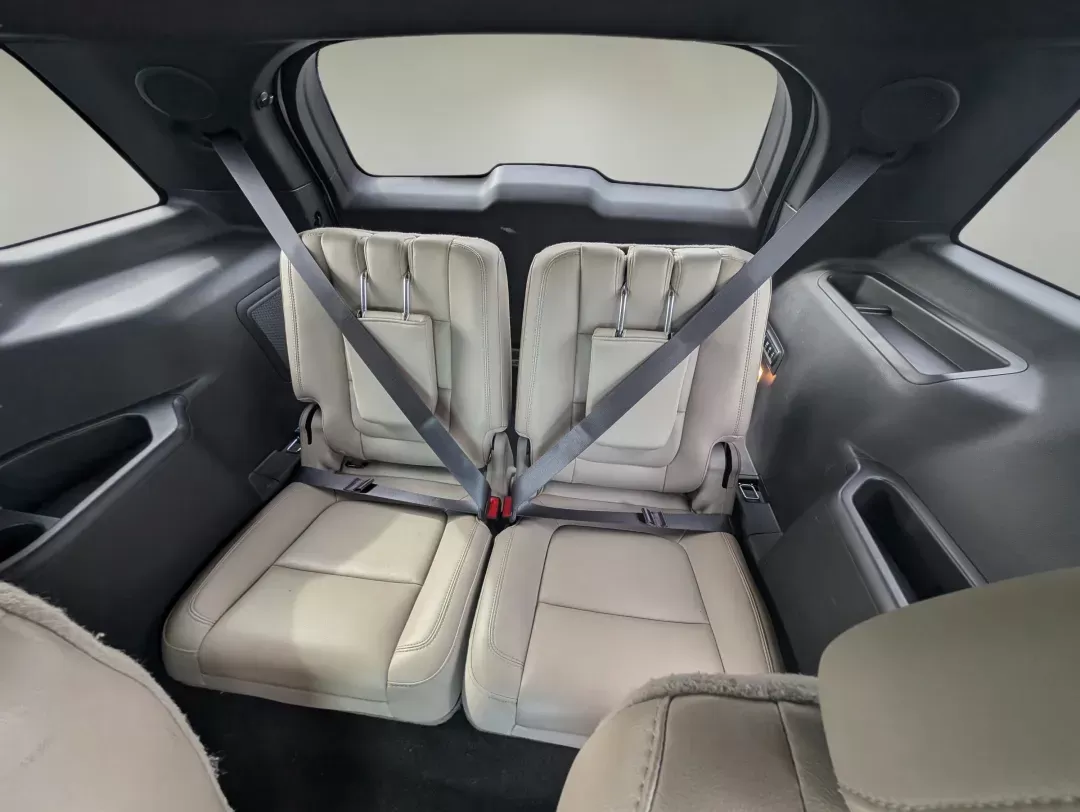 2015 Ford Explorer Limited (1FM5K7F83FG) with an Regular Unleaded V-6 3.5 L/213 engine, 6-Speed Automatic w/OD transmission, located at 7000 Northlake Connector, Columbus, GA, 31904, (706) 987-8085, 32.524975, -84.978134 - 2015 Ford Explorer Limited - Photo#11
