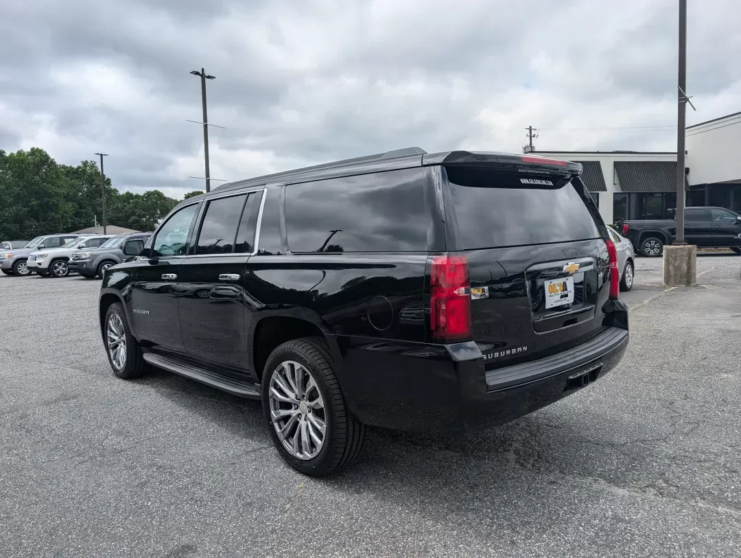 2015 /Jet Black Chevrolet Suburban LT (1GNSKJKC5FR) with an Gas/Ethanol V8 5.3L/ engine, 6-Speed Automatic transmission, located at 3959 U.S. 80 W, Phenix City, AL, 36870, (334) 297-4885, 32.469296, -85.135185 - 2015 Chevrolet Suburban LT - Photo#6