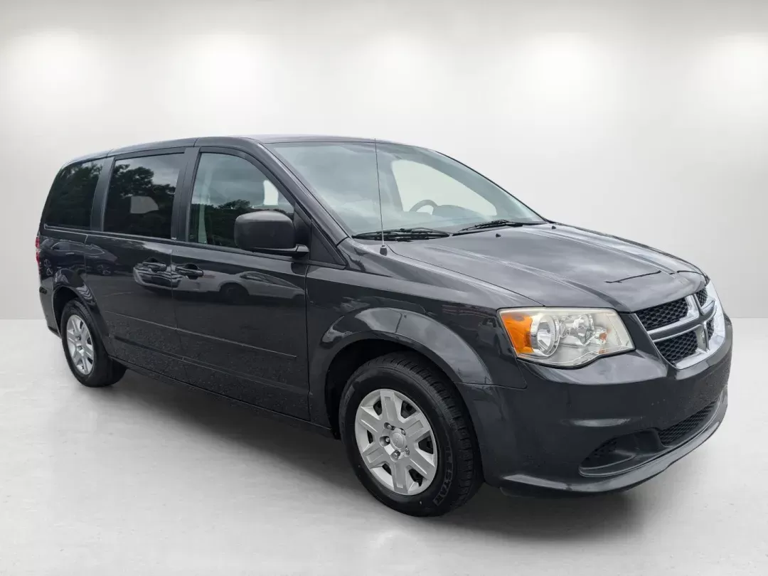 2011 /Black/Light Graystone Interior Dodge Grand Caravan Express (2D4RN4DG7BR) with an Gas/Ethanol V6 3.6L/220 engine, 6-Speed Automatic transmission, located at 3959 U.S. 80 W, Phenix City, AL, 36870, (334) 297-4885, 32.469296, -85.135185 - 2011 Dodge Grand Caravan Express - Photo#3