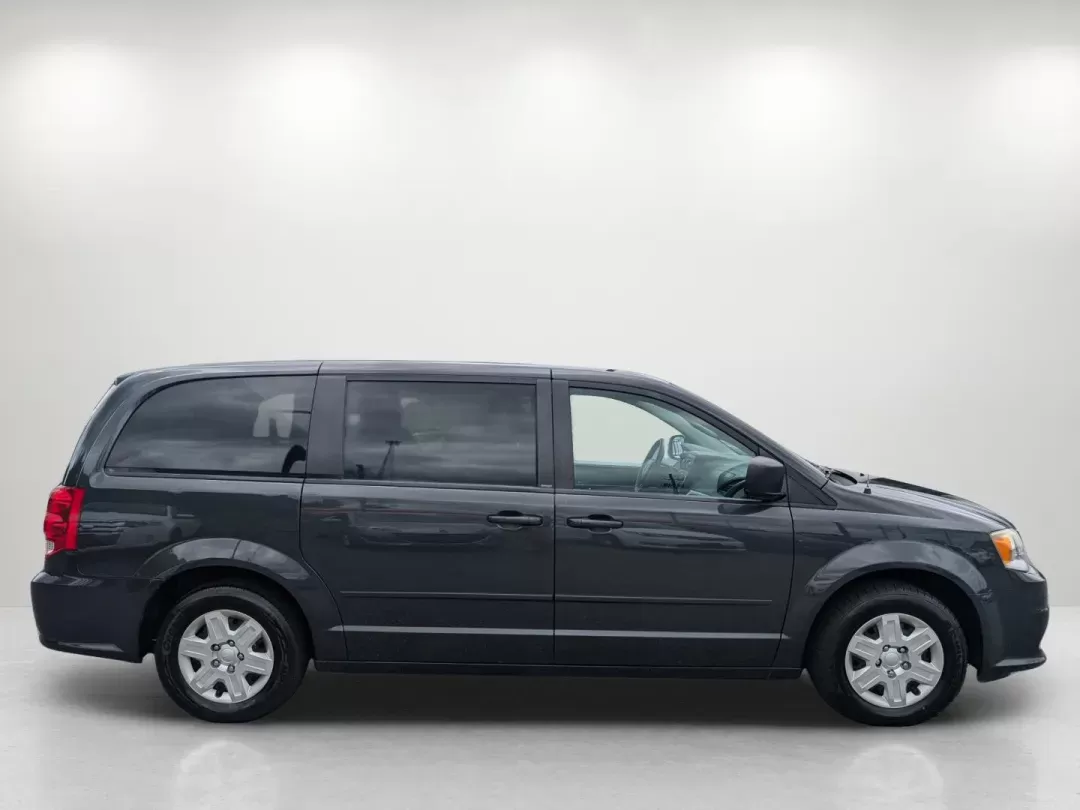 2011 /Black/Light Graystone Interior Dodge Grand Caravan Express (2D4RN4DG7BR) with an Gas/Ethanol V6 3.6L/220 engine, 6-Speed Automatic transmission, located at 3959 U.S. 80 W, Phenix City, AL, 36870, (334) 297-4885, 32.469296, -85.135185 - 2011 Dodge Grand Caravan Express - Photo#4