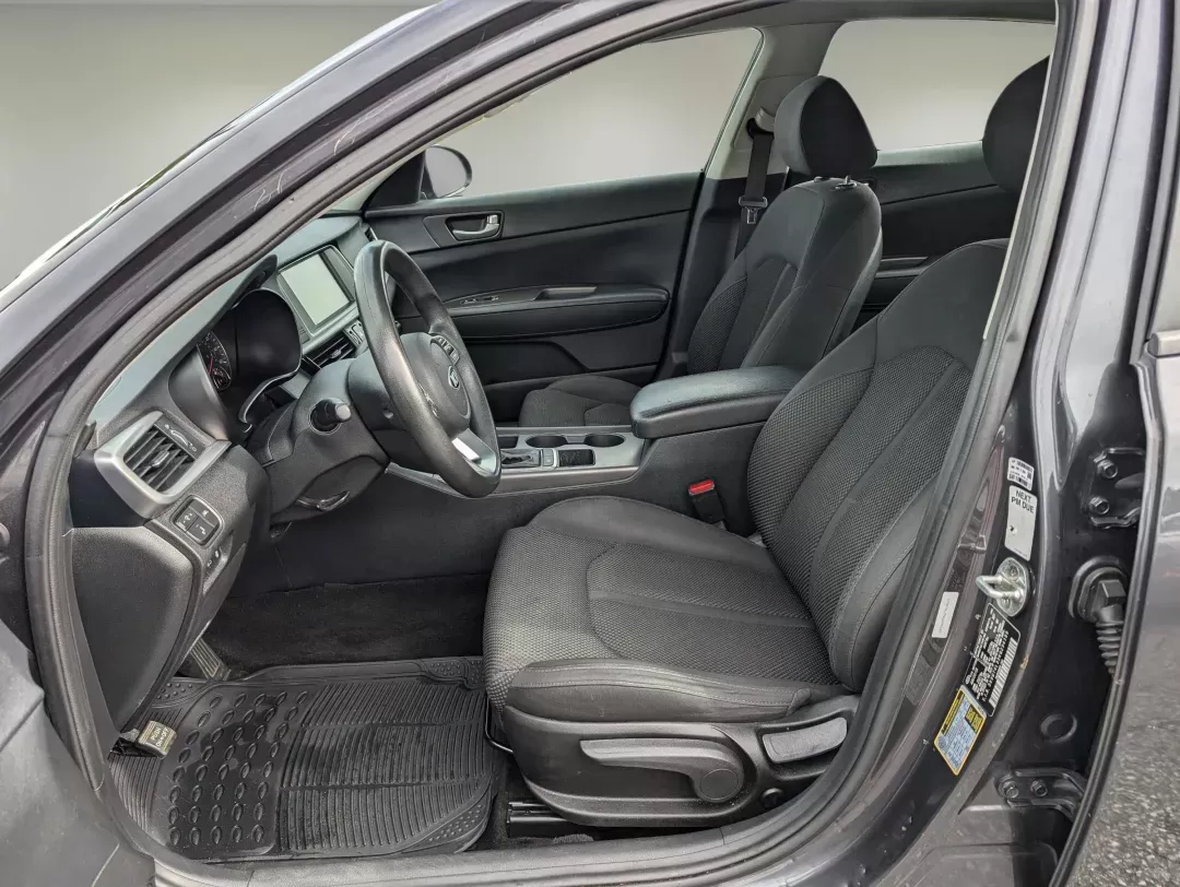 2019 /Black Kia Optima LX (5XXGT4L35KG) with an Regular Unleaded I-4 2.4 L/144 engine, 6-Speed Automatic w/OD transmission, located at 3959 U.S. 80 W, Phenix City, AL, 36870, (334) 297-4885, 32.469296, -85.135185 - 2019 Kia Optima LX - Photo#9