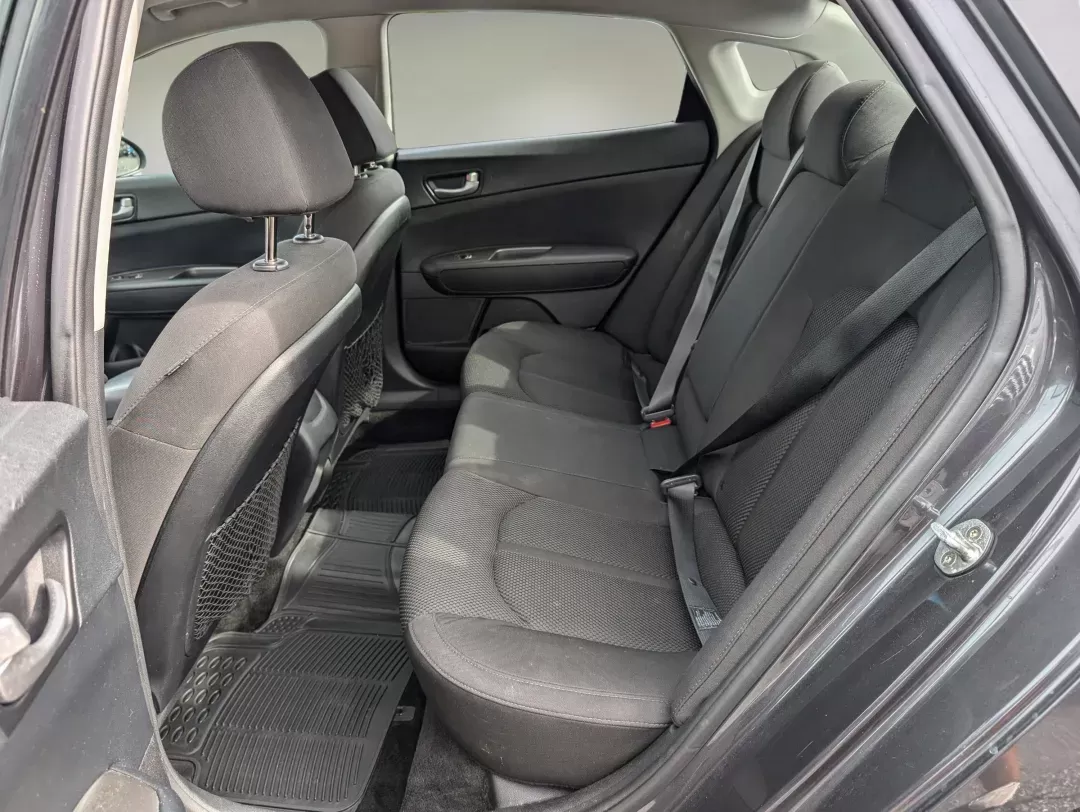 2019 /Black Kia Optima LX (5XXGT4L35KG) with an Regular Unleaded I-4 2.4 L/144 engine, 6-Speed Automatic w/OD transmission, located at 3959 U.S. 80 W, Phenix City, AL, 36870, (334) 297-4885, 32.469296, -85.135185 - 2019 Kia Optima LX - Photo#10