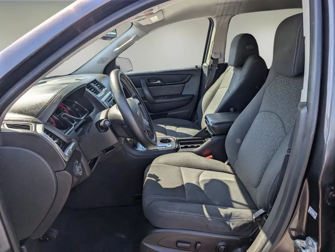 2015 /Ebony GMC Acadia SLE (1GKKRPKD9FJ) with an Gas V6 3.6L/220 engine, 6-Speed Automatic transmission, located at 5115 14th Ave., Columbus, GA, 31904, (706) 323-0345, 32.511494, -84.971046 - 2015 GMC Acadia SLE - Photo#9