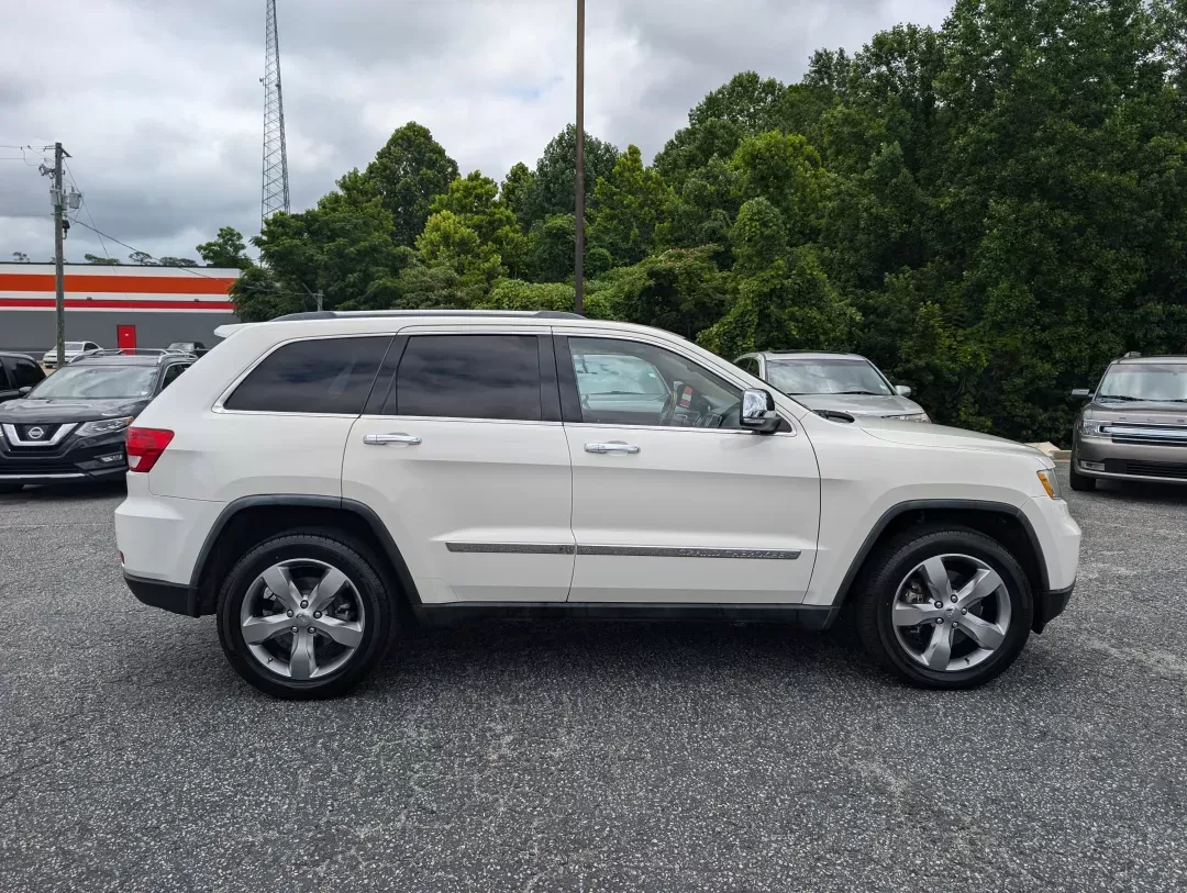 2011 /Dark Frost Beige/Light Frost Beige Interior Jeep Grand Cherokee Overland (1J4RR6GT9BC) with an Gas V8 5.7L/345 engine, 5-Speed Automatic transmission, located at 3959 U.S. 80 W, Phenix City, AL, 36870, (334) 297-4885, 32.469296, -85.135185 - 2011 Jeep Grand Cherokee Overland - Photo#3
