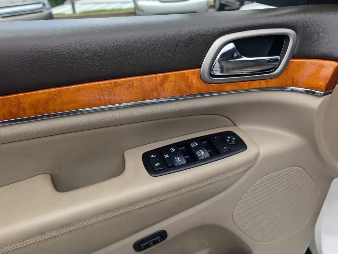 2011 /Dark Frost Beige/Light Frost Beige Interior Jeep Grand Cherokee Overland (1J4RR6GT9BC) with an Gas V8 5.7L/345 engine, 5-Speed Automatic transmission, located at 3959 U.S. 80 W, Phenix City, AL, 36870, (334) 297-4885, 32.469296, -85.135185 - 2011 Jeep Grand Cherokee Overland - Photo#8