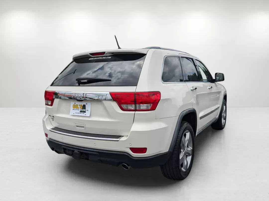 2011 /Dark Frost Beige/Light Frost Beige Interior Jeep Grand Cherokee Overland (1J4RR6GT9BC) with an Gas V8 5.7L/345 engine, 5-Speed Automatic transmission, located at 3959 U.S. 80 W, Phenix City, AL, 36870, (334) 297-4885, 32.469296, -85.135185 - 2011 Jeep Grand Cherokee Overland - Photo#5