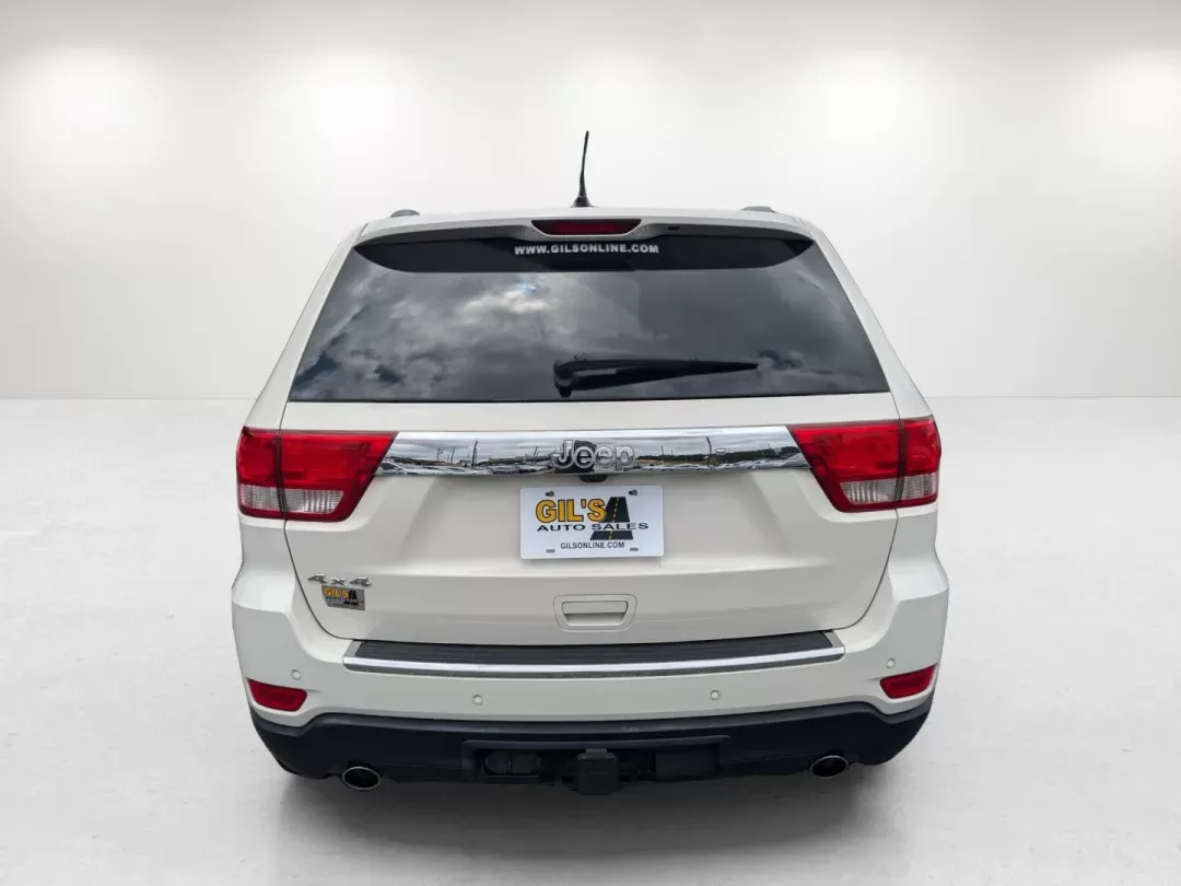 2011 /Dark Frost Beige/Light Frost Beige Interior Jeep Grand Cherokee Overland (1J4RR6GT9BC) with an Gas V8 5.7L/345 engine, 5-Speed Automatic transmission, located at 3959 U.S. 80 W, Phenix City, AL, 36870, (334) 297-4885, 32.469296, -85.135185 - 2011 Jeep Grand Cherokee Overland - Photo#6