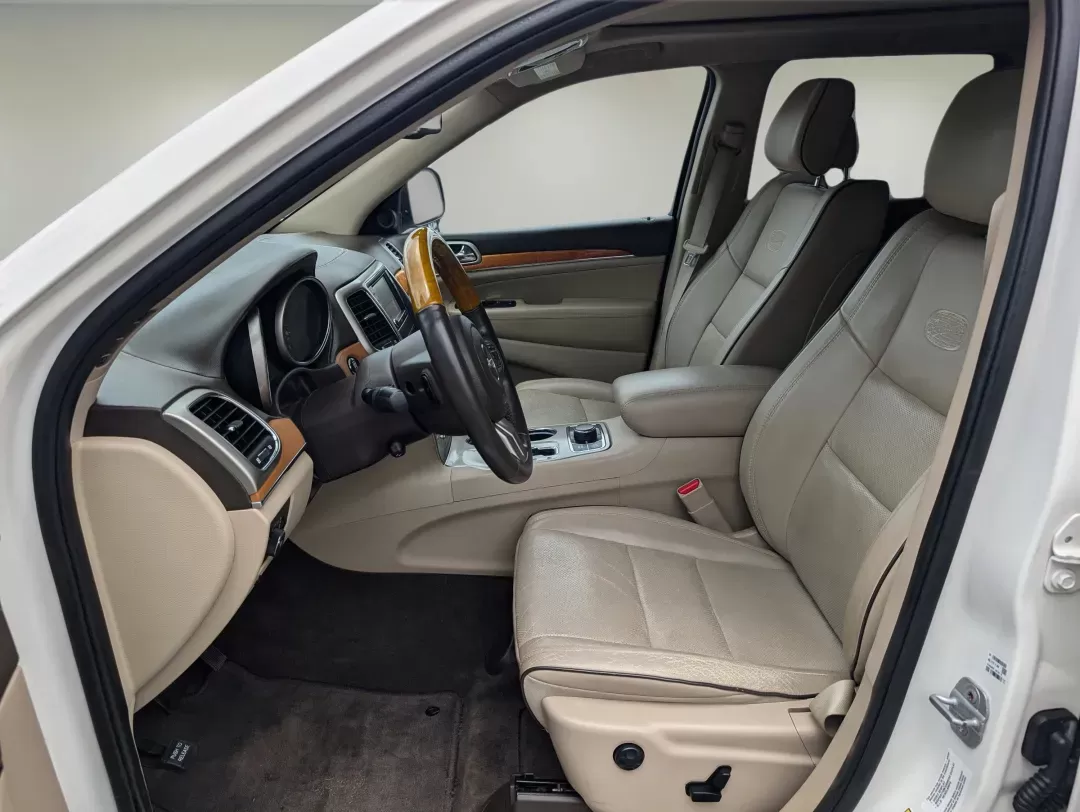 2011 /Dark Frost Beige/Light Frost Beige Interior Jeep Grand Cherokee Overland (1J4RR6GT9BC) with an Gas V8 5.7L/345 engine, 5-Speed Automatic transmission, located at 3959 U.S. 80 W, Phenix City, AL, 36870, (334) 297-4885, 32.469296, -85.135185 - 2011 Jeep Grand Cherokee Overland - Photo#10