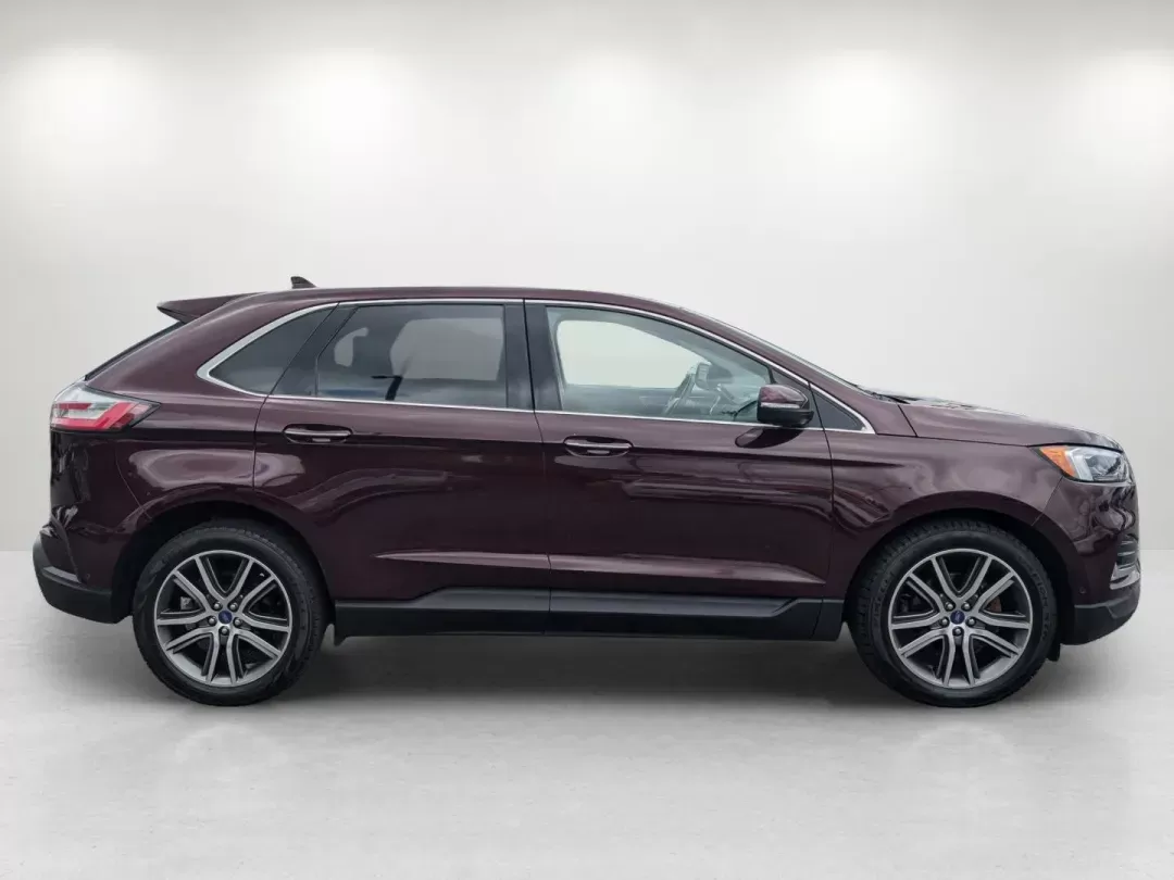 2019 Ford Edge Titanium (2FMPK3K99KB) with an Intercooled Turbo Premium Unleaded I-4 2.0 L/122 engine, 8-Speed Automatic w/OD transmission, located at 3959 U.S. 80 W, Phenix City, AL, 36870, (334) 297-4885, 32.469296, -85.135185 - 2019 Ford Edge Titanium - Photo#4