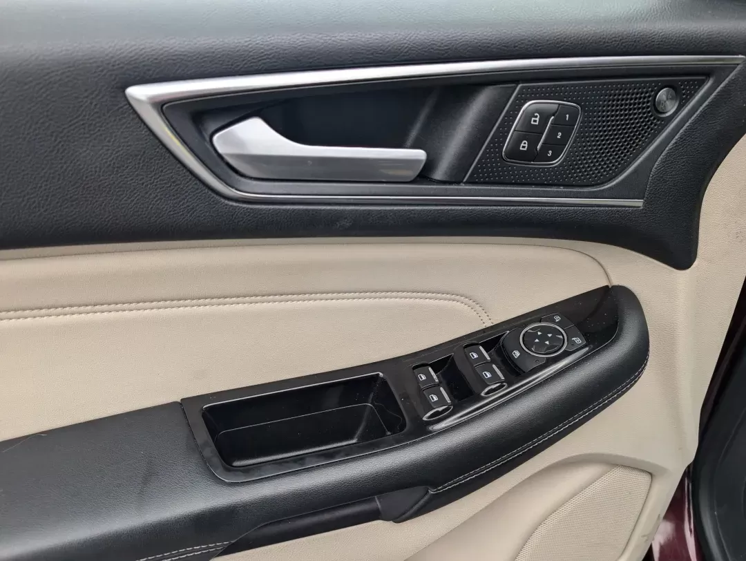 2019 Ford Edge Titanium (2FMPK3K99KB) with an Intercooled Turbo Premium Unleaded I-4 2.0 L/122 engine, 8-Speed Automatic w/OD transmission, located at 3959 U.S. 80 W, Phenix City, AL, 36870, (334) 297-4885, 32.469296, -85.135185 - 2019 Ford Edge Titanium - Photo#9