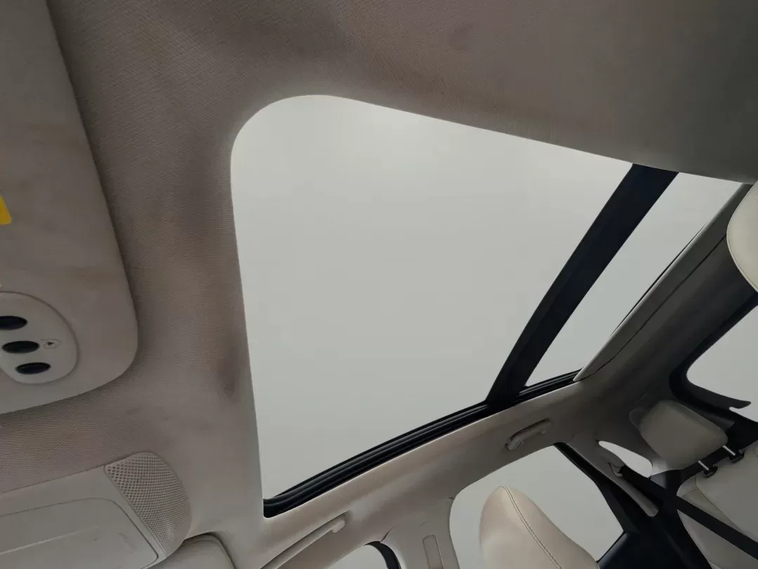 2019 Ford Edge Titanium (2FMPK3K99KB) with an Intercooled Turbo Premium Unleaded I-4 2.0 L/122 engine, 8-Speed Automatic w/OD transmission, located at 3959 U.S. 80 W, Phenix City, AL, 36870, (334) 297-4885, 32.469296, -85.135185 - 2019 Ford Edge Titanium - Photo#17