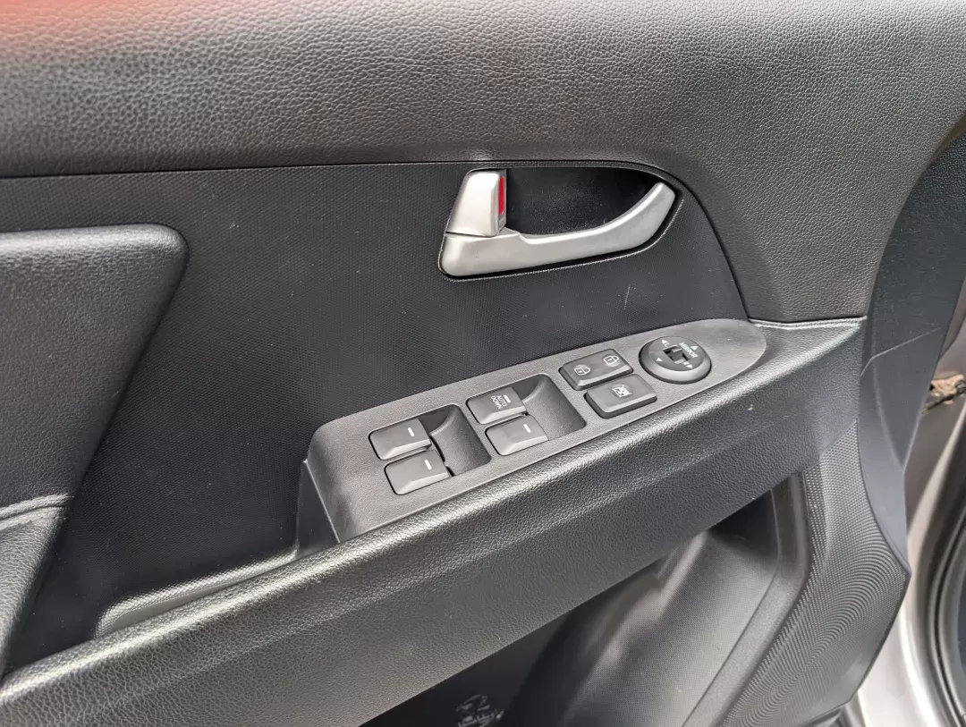 2014 /Black Kia Sportage LX (KNDPB3AC9E7) with an Regular Unleaded I-4 2.4 L/144 engine, 6-Speed Automatic w/OD transmission, located at 3959 U.S. 80 W, Phenix City, AL, 36870, (334) 297-4885, 32.469296, -85.135185 - 2014 Kia Sportage LX - Photo#8