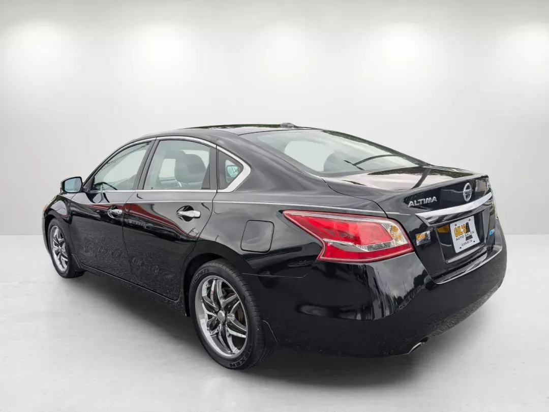 2013 /Charcoal Nissan Altima 2.5 SL (1N4AL3AP3DC) with an Gas I4 2.5L/152 engine, 1-Speed Continuously Variable Ratio transmission, located at 3959 U.S. 80 W, Phenix City, AL, 36870, (334) 297-4885, 32.469296, -85.135185 - 2013 Nissan Altima 2.5 SL - Photo#6