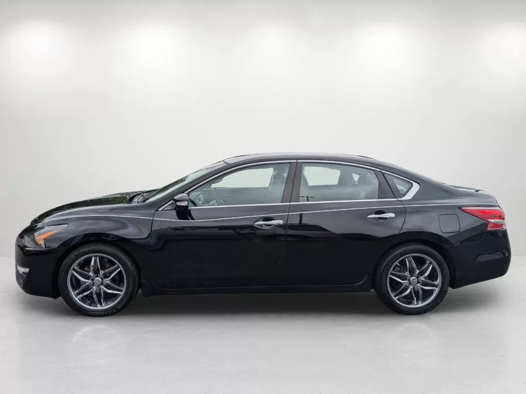 2013 /Charcoal Nissan Altima 2.5 SL (1N4AL3AP3DC) with an Gas I4 2.5L/152 engine, 1-Speed Continuously Variable Ratio transmission, located at 3959 U.S. 80 W, Phenix City, AL, 36870, (334) 297-4885, 32.469296, -85.135185 - 2013 Nissan Altima 2.5 SL - Photo#7