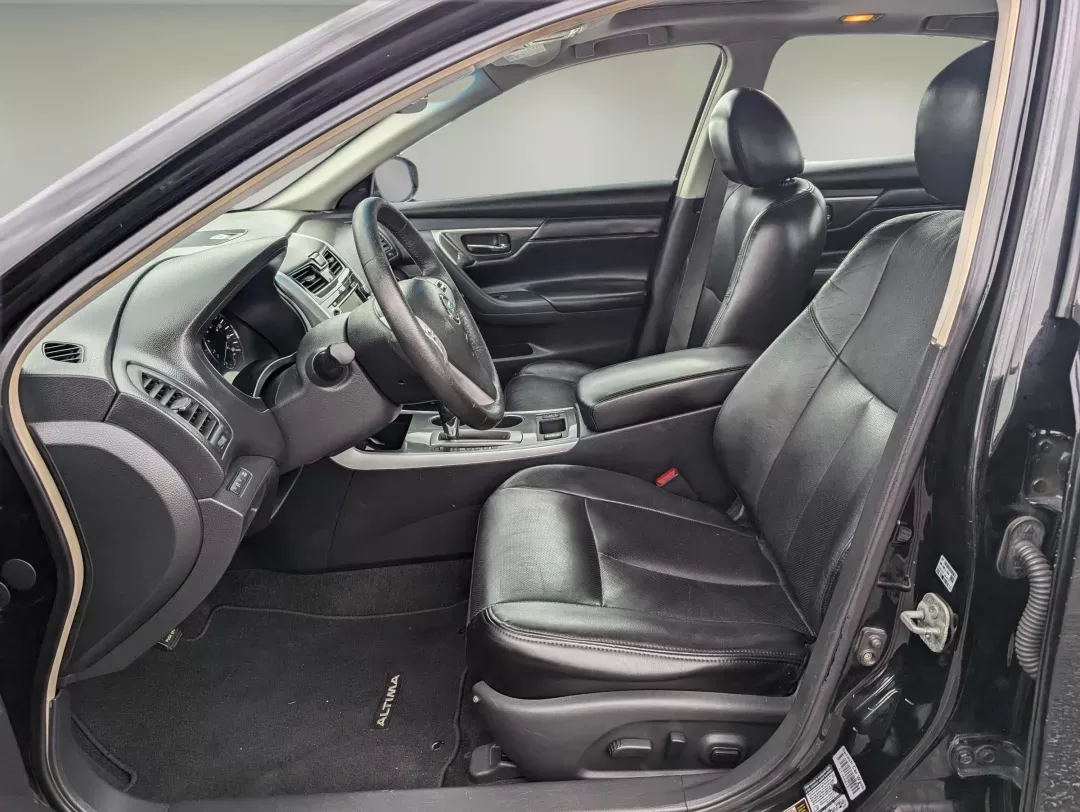 2013 /Charcoal Nissan Altima 2.5 SL (1N4AL3AP3DC) with an Gas I4 2.5L/152 engine, 1-Speed Continuously Variable Ratio transmission, located at 3959 U.S. 80 W, Phenix City, AL, 36870, (334) 297-4885, 32.469296, -85.135185 - 2013 Nissan Altima 2.5 SL - Photo#9