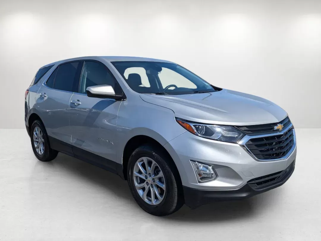 2020 Chevrolet Equinox LT (2GNAXTEV4L6) with an Turbocharged Gas I4 1.5L/92 engine, 6-Speed Automatic transmission, located at 3959 U.S. 80 W, Phenix City, AL, 36870, (334) 297-4885, 32.469296, -85.135185 - 2020 Chevrolet Equinox LT - Photo#3