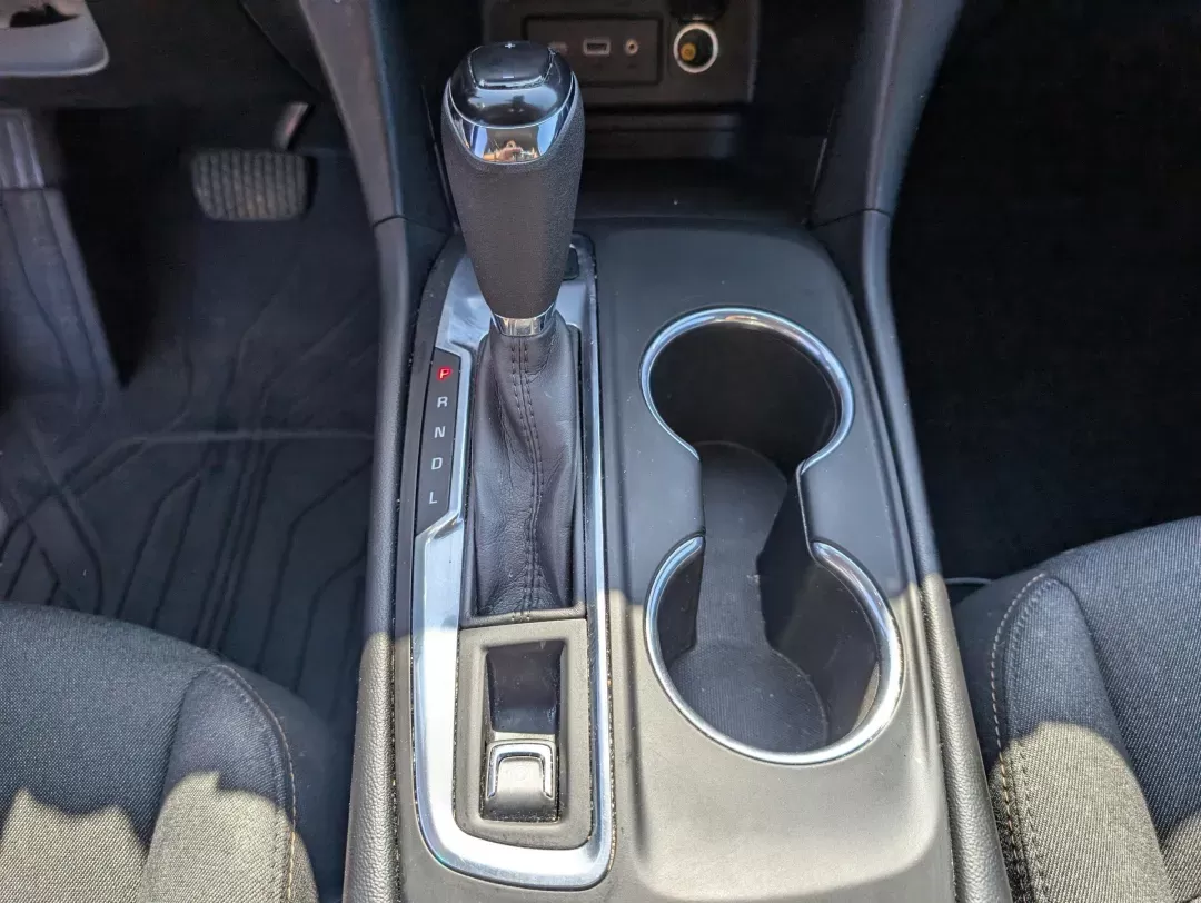 2020 Chevrolet Equinox LT (2GNAXTEV4L6) with an Turbocharged Gas I4 1.5L/92 engine, 6-Speed Automatic transmission, located at 3959 U.S. 80 W, Phenix City, AL, 36870, (334) 297-4885, 32.469296, -85.135185 - 2020 Chevrolet Equinox LT - Photo#13