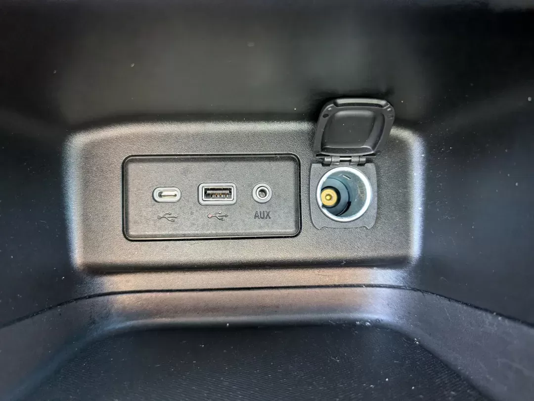 2020 Chevrolet Equinox LT (2GNAXTEV4L6) with an Turbocharged Gas I4 1.5L/92 engine, 6-Speed Automatic transmission, located at 3959 U.S. 80 W, Phenix City, AL, 36870, (334) 297-4885, 32.469296, -85.135185 - 2020 Chevrolet Equinox LT - Photo#15