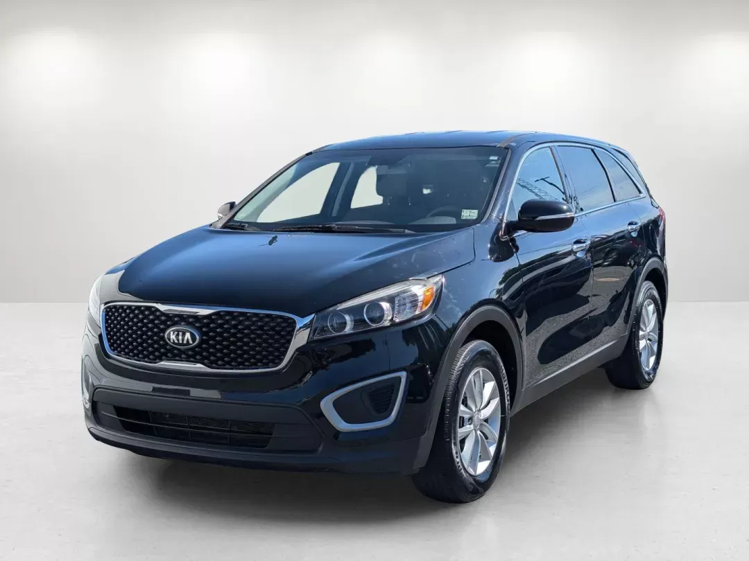 2018 /Satin Black Kia Sorento L (5XYPG4A38JG) with an Regular Unleaded I-4 2.4 L/144 engine, 6-Speed Automatic w/OD transmission, located at 3959 U.S. 80 W, Phenix City, AL, 36870, (334) 297-4885, 32.469296, -85.135185 - 2018 Kia Sorento L - Photo#1