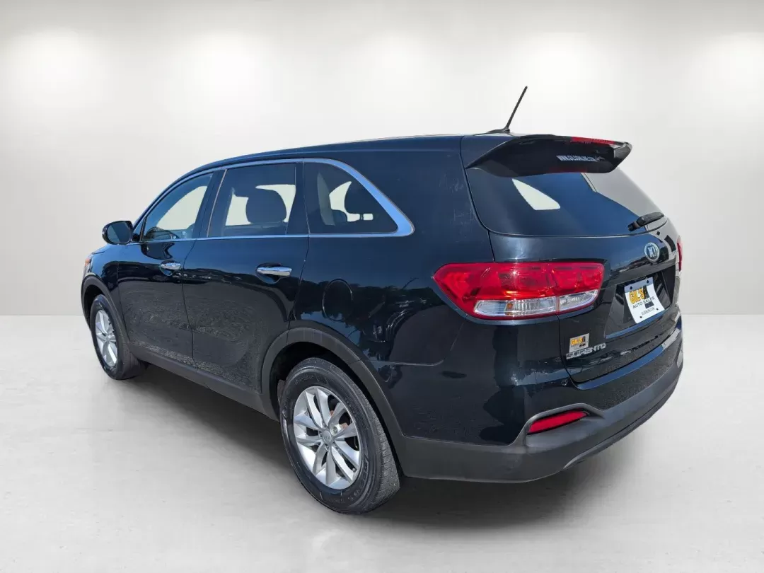 2018 /Satin Black Kia Sorento L (5XYPG4A38JG) with an Regular Unleaded I-4 2.4 L/144 engine, 6-Speed Automatic w/OD transmission, located at 3959 U.S. 80 W, Phenix City, AL, 36870, (334) 297-4885, 32.469296, -85.135185 - 2018 Kia Sorento L - Photo#7