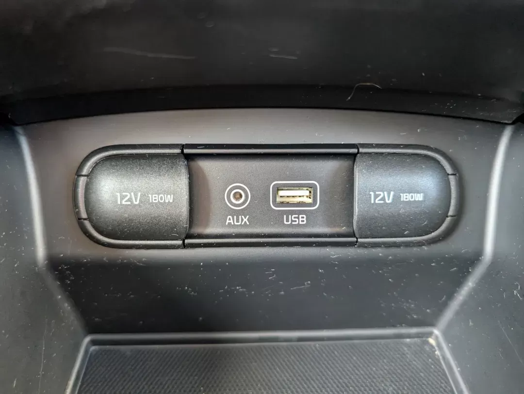 2018 /Satin Black Kia Sorento L (5XYPG4A38JG) with an Regular Unleaded I-4 2.4 L/144 engine, 6-Speed Automatic w/OD transmission, located at 3959 U.S. 80 W, Phenix City, AL, 36870, (334) 297-4885, 32.469296, -85.135185 - 2018 Kia Sorento L - Photo#13