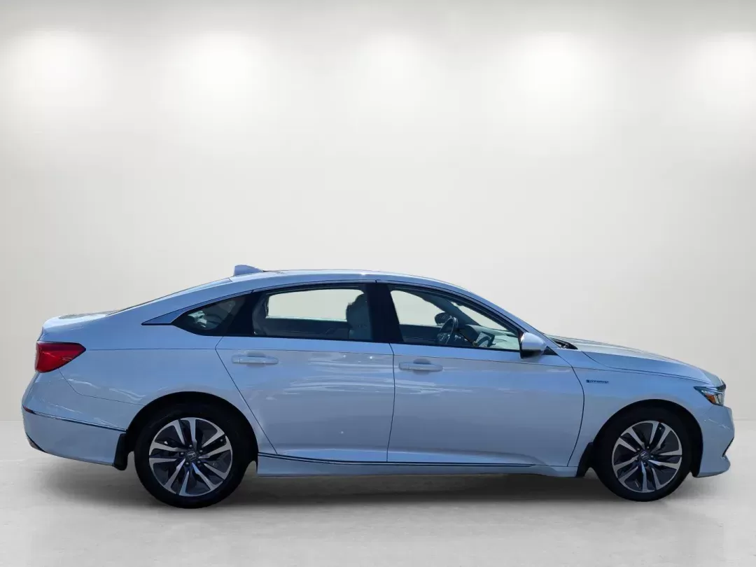 2021 Honda Accord Hybrid EX-L (1HGCV3F50MA) with an Gas/Electric I-4 2.0 L/122 engine, 1-Speed CVT w/OD transmission, located at 3959 U.S. 80 W, Phenix City, AL, 36870, (334) 297-4885, 32.469296, -85.135185 - 2021 Honda Accord Hybrid EX-L - Photo#4