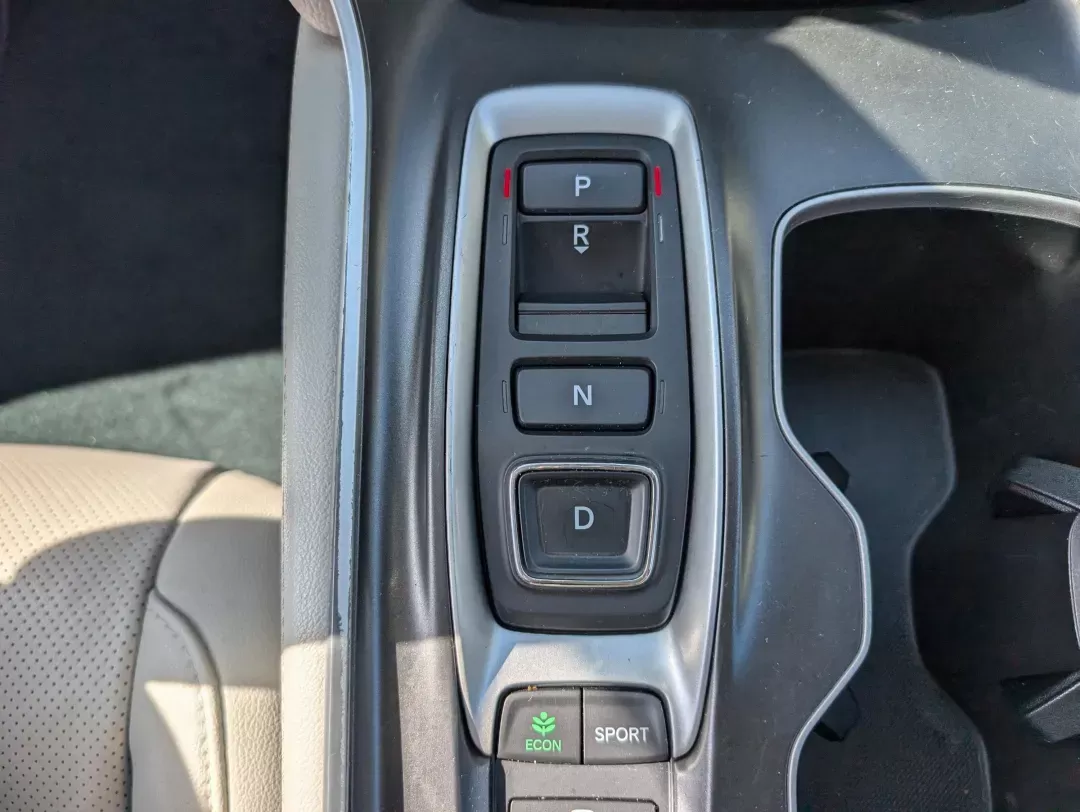 2021 Honda Accord Hybrid EX-L (1HGCV3F50MA) with an Gas/Electric I-4 2.0 L/122 engine, 1-Speed CVT w/OD transmission, located at 3959 U.S. 80 W, Phenix City, AL, 36870, (334) 297-4885, 32.469296, -85.135185 - 2021 Honda Accord Hybrid EX-L - Photo#13