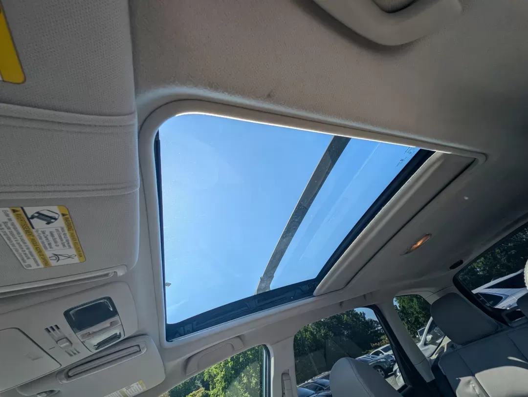 2015 /Gray Subaru Forester 2.5i Limited (JF2SJAHC5FH) with an Regular Unleaded H-4 2.5 L/152 engine, 6-Speed CVT w/OD transmission, located at 3959 U.S. 80 W, Phenix City, AL, 36870, (334) 297-4885, 32.469296, -85.135185 - 2015 Subaru Forester 2.5i Limited - Photo#15
