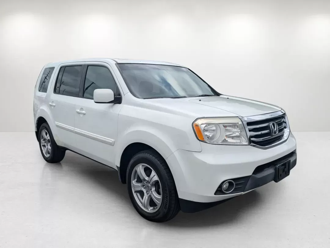 2015 Honda Pilot EX-L (5FNYF3H6XFB) with an Regular Unleaded V-6 3.5 L/212 engine, 5-Speed Automatic w/OD transmission, located at 3959 U.S. 80 W, Phenix City, AL, 36870, (334) 297-4885, 32.469296, -85.135185 - 2015 Honda Pilot EX-L - Photo#2