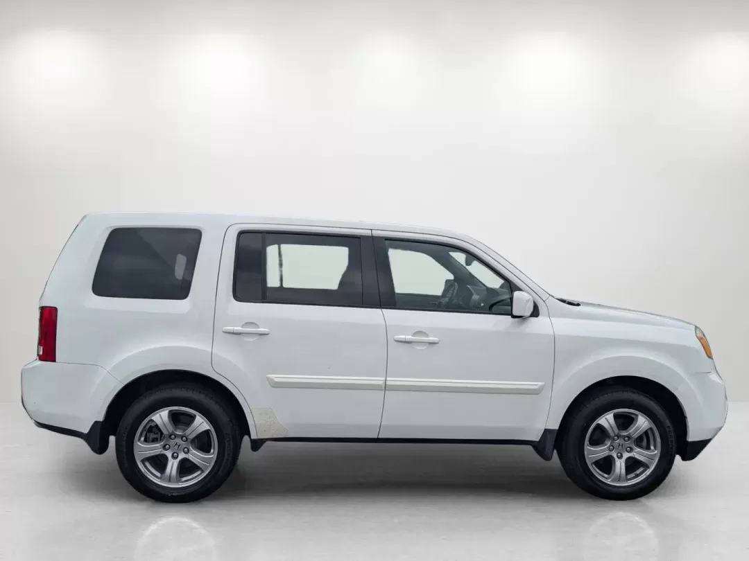 2015 Honda Pilot EX-L (5FNYF3H6XFB) with an Regular Unleaded V-6 3.5 L/212 engine, 5-Speed Automatic w/OD transmission, located at 3959 U.S. 80 W, Phenix City, AL, 36870, (334) 297-4885, 32.469296, -85.135185 - 2015 Honda Pilot EX-L - Photo#3
