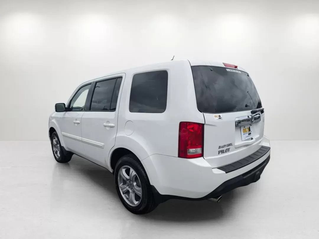 2015 Honda Pilot EX-L (5FNYF3H6XFB) with an Regular Unleaded V-6 3.5 L/212 engine, 5-Speed Automatic w/OD transmission, located at 3959 U.S. 80 W, Phenix City, AL, 36870, (334) 297-4885, 32.469296, -85.135185 - 2015 Honda Pilot EX-L - Photo#6