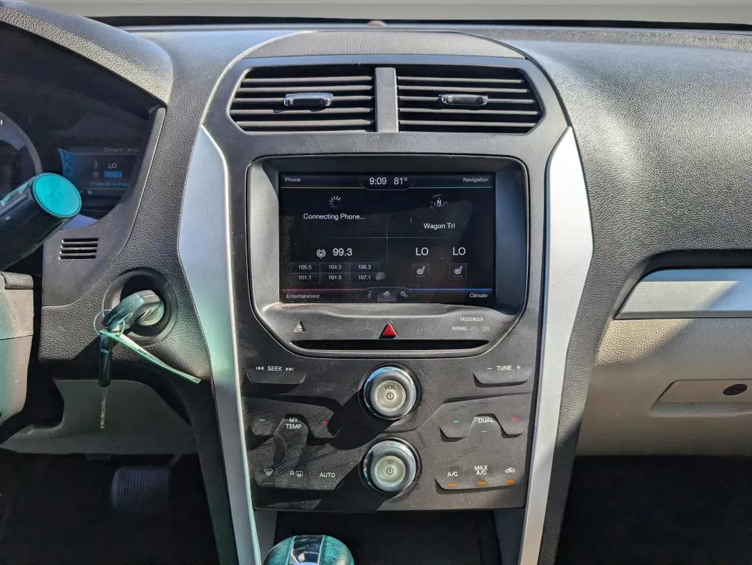 2013 Ford Explorer XLT (1FM5K7D81DG) with an Gas V6 3.5L/213 engine, 6-Speed Automatic w/manual shift transmission, located at 3959 U.S. 80 W, Phenix City, AL, 36870, (334) 297-4885, 32.469296, -85.135185 - 2013 Ford Explorer XLT - Photo#15