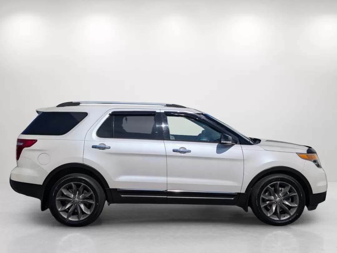 2013 Ford Explorer XLT (1FM5K7D81DG) with an Other engine, located at 5115 14th Ave., Columbus, GA, 31904, (706) 323-0345, 32.511494, -84.971046 - **Adventure Awaits with the 2013 Ford Explorer XLT! Perfect for Growing Families and Road Trip Enthusiasts!**<br /> <br /> Are you ready to embark on unforgettable adventures with your loved ones? Look no further than this stunning 2013 Ford Explorer XLT, now available at Gils Auto - Phenix City #2. - Photo#3
