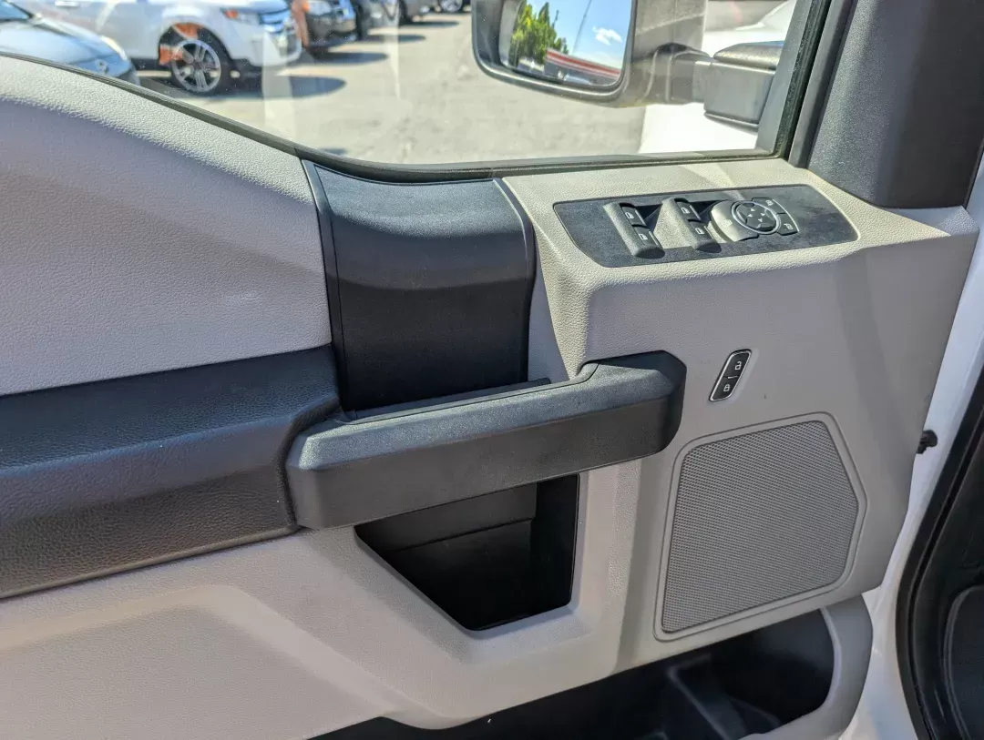 2019 Ford Super Duty F-250 SRW XL (1FT7W2B62KE) with an Regular Unleaded V-8 6.2 L/379 engine, 6-Speed Automatic w/OD transmission, located at 3959 U.S. 80 W, Phenix City, AL, 36870, (334) 297-4885, 32.469296, -85.135185 - 2019 Ford Super Duty F-250 SRW XL - Photo#8