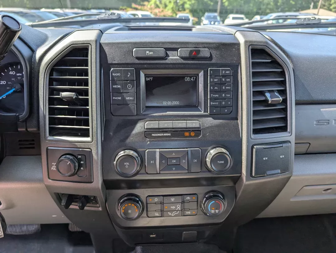 2019 Ford Super Duty F-250 SRW XL (1FT7W2B62KE) with an Regular Unleaded V-8 6.2 L/379 engine, 6-Speed Automatic w/OD transmission, located at 3959 U.S. 80 W, Phenix City, AL, 36870, (334) 297-4885, 32.469296, -85.135185 - 2019 Ford Super Duty F-250 SRW XL - Photo#14