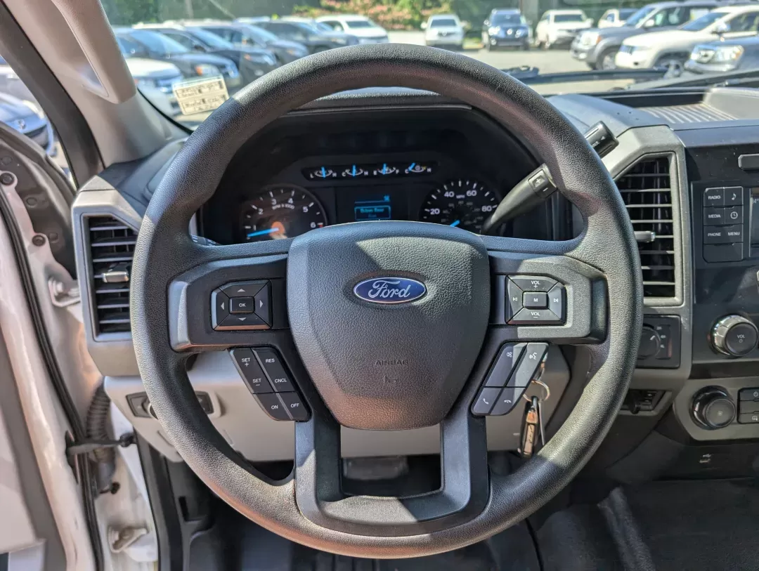 2019 Ford Super Duty F-250 SRW XL (1FT7W2B62KE) with an Regular Unleaded V-8 6.2 L/379 engine, 6-Speed Automatic w/OD transmission, located at 3959 U.S. 80 W, Phenix City, AL, 36870, (334) 297-4885, 32.469296, -85.135185 - 2019 Ford Super Duty F-250 SRW XL - Photo#17