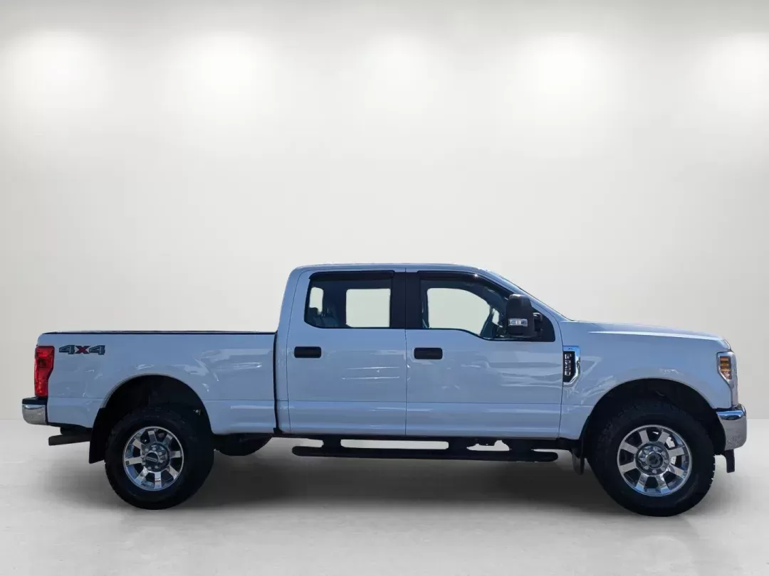 2019 Ford Super Duty F-250 SRW XL (1FT7W2B62KE) with an Regular Unleaded V-8 6.2 L/379 engine, 6-Speed Automatic w/OD transmission, located at 3959 U.S. 80 W, Phenix City, AL, 36870, (334) 297-4885, 32.469296, -85.135185 - 2019 Ford Super Duty F-250 SRW XL - Photo#4