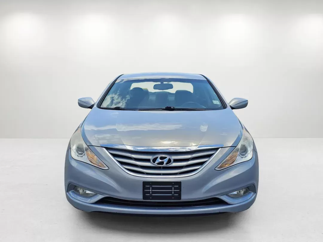 2013 /Gray Hyundai Sonata GLS (5NPEB4AC0DH) with an Gas I4 2.4L/144 engine, 6-Speed Automatic w/Manual Shift transmission, located at 521 Old Farm Lane Rd, Prattville, AL, 36066, (334) 325-1505, 32.482460, -86.416367 - 2013 Hyundai Sonata GLS - Photo#1
