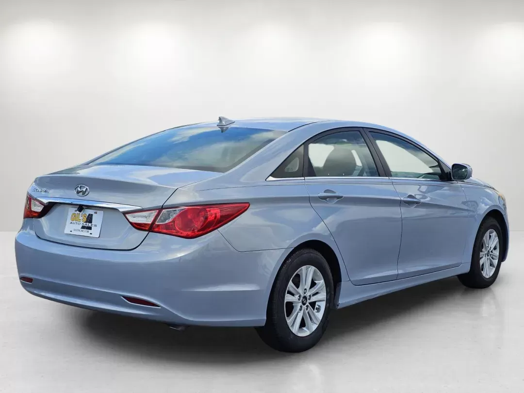 2013 /Gray Hyundai Sonata GLS (5NPEB4AC0DH) with an Gas I4 2.4L/144 engine, 6-Speed Automatic w/Manual Shift transmission, located at 521 Old Farm Lane Rd, Prattville, AL, 36066, (334) 325-1505, 32.482460, -86.416367 - 2013 Hyundai Sonata GLS - Photo#4